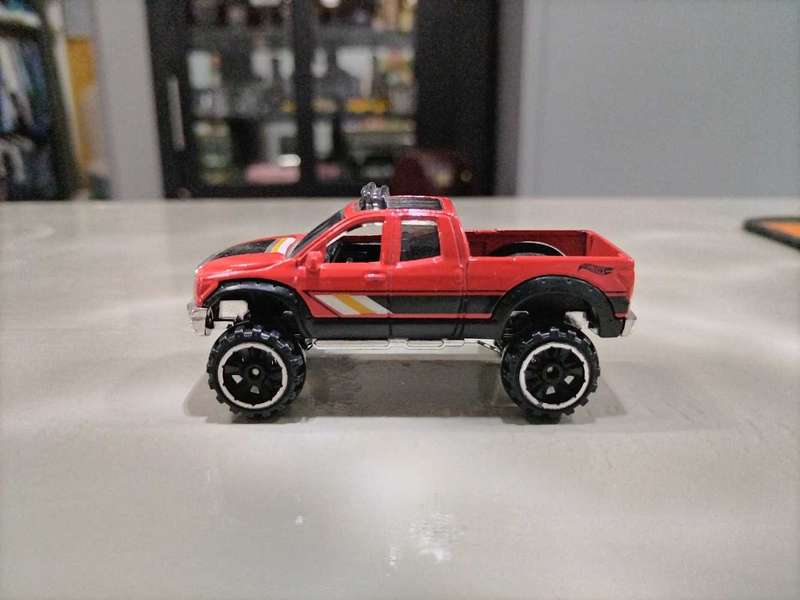 Hot Wheels '10 Toyota Tundra Walmart Exclusive Loose