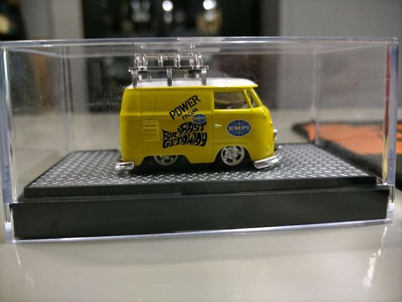 M2 Machines 1960 Volkswagen Delivery Van