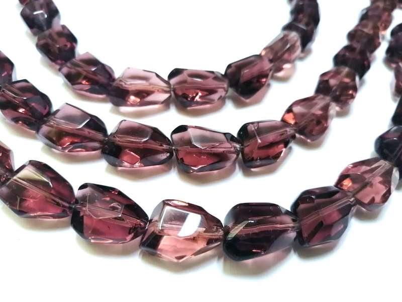 Beads / Glass Beads -19x14mm faceted dark magenta shape- 18pcs string / Beads for crafting