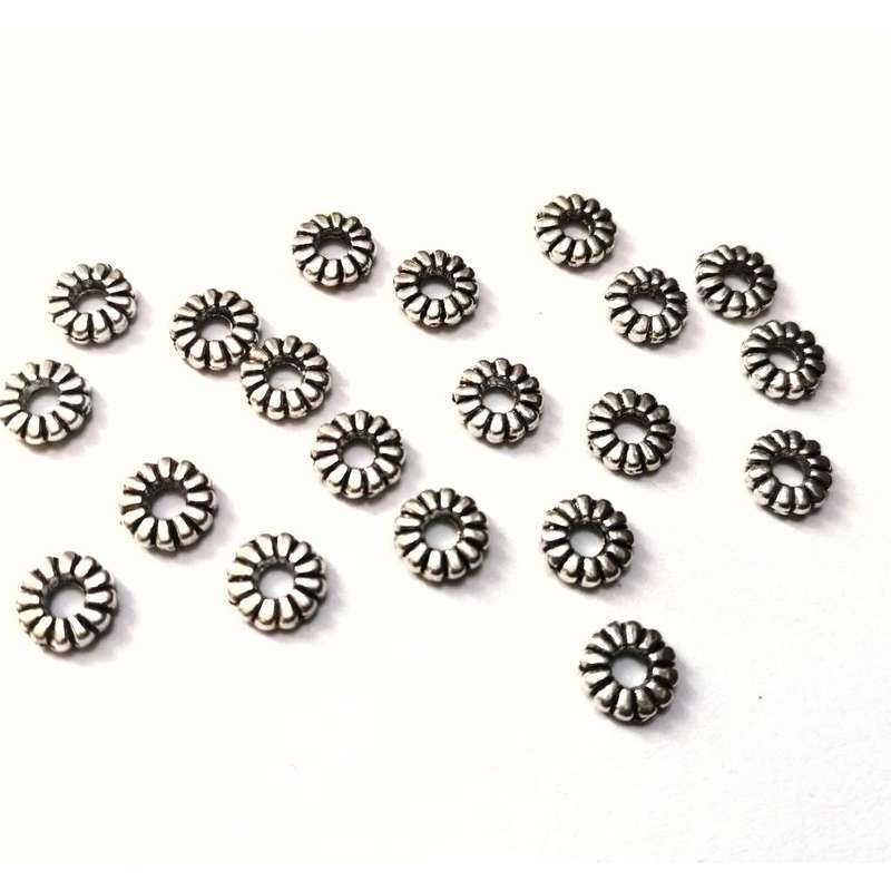 Beads / Metal Daisy Beads - 20pcs  - 7x2mm - silver color / Beads for crafting