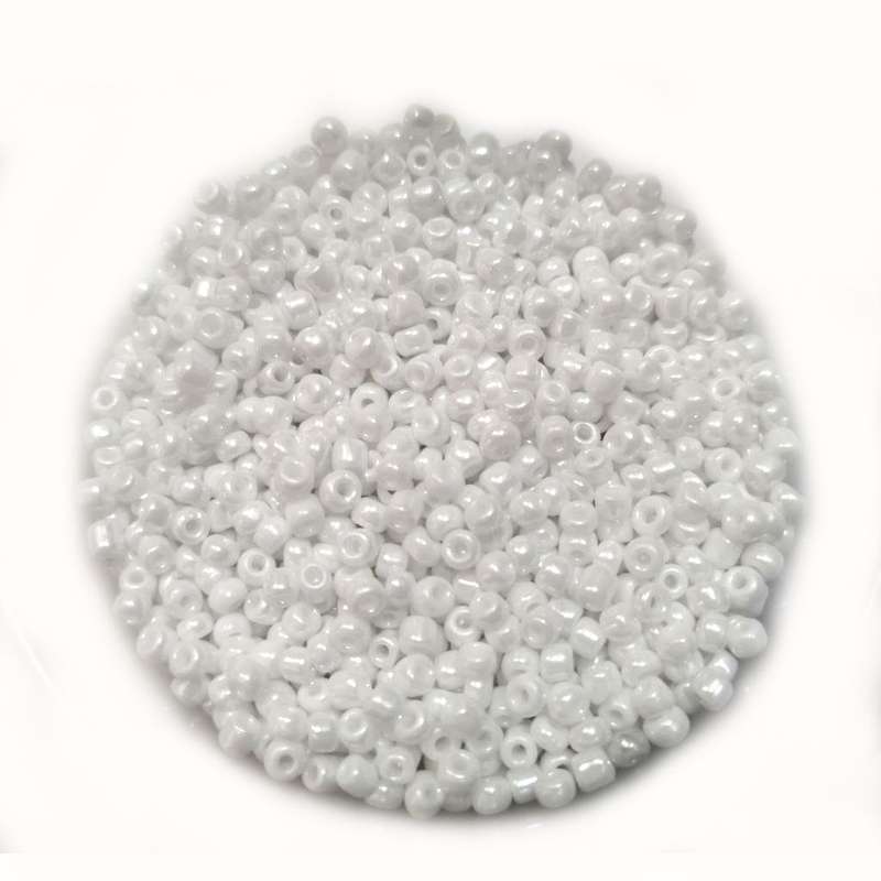 Beads / Glass  Seed Beads - 500pcs  - 3mm Size 8 -  shiny white  / Beads for crafting