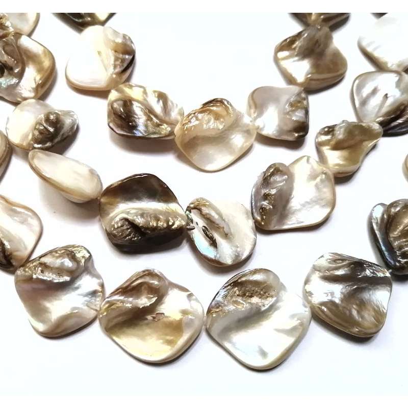 Shell  Beads +/-17mm - sand squares- +/-19pcs -38cm string - beads for crafting