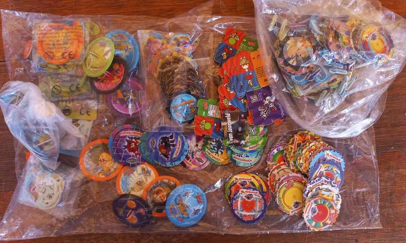 Mixed lot of tazos