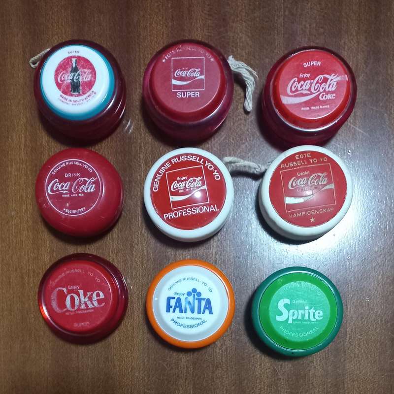 9x Old Russell Yo-yo`s