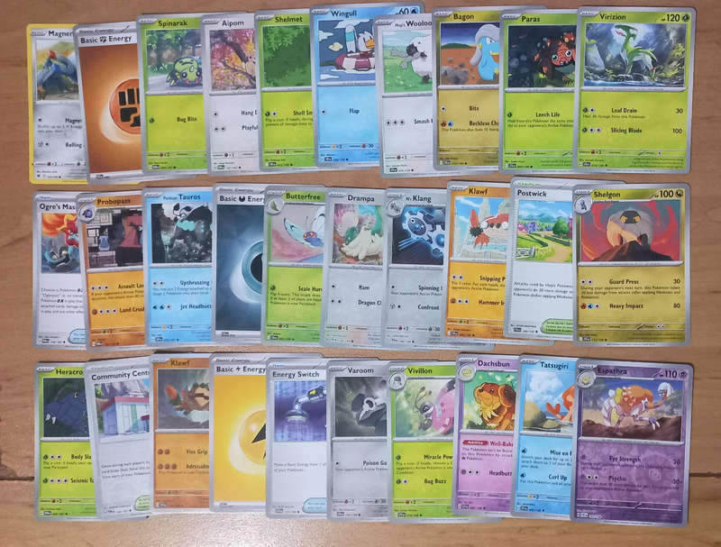 30 Mixed Pokemon Cards
