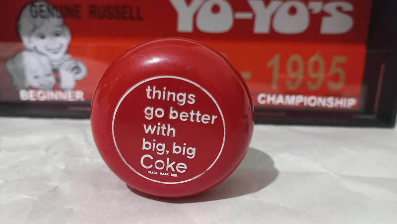 Vintage coca cola yoyos in display box