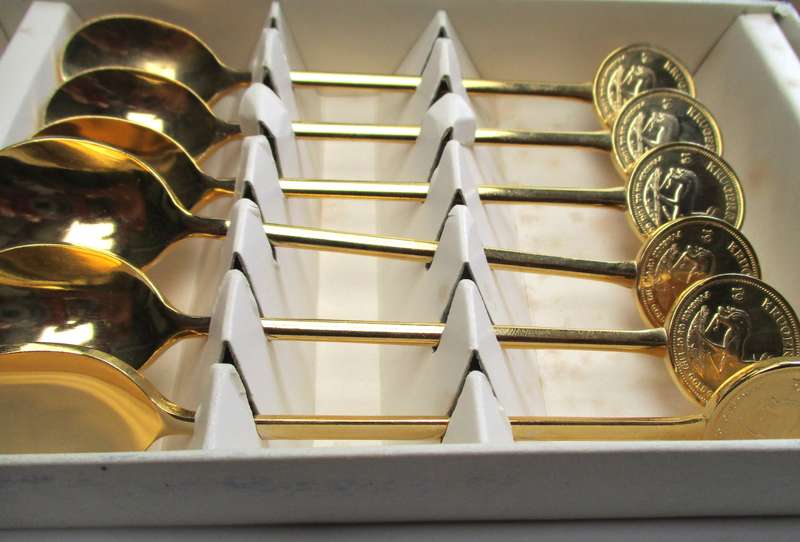 Viners Stainless Steel Cutlery - Kruger Rand Spoons - gold plated
