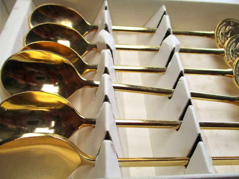 Viners Stainless Steel Cutlery - Kruger Rand Spoons - gold plated