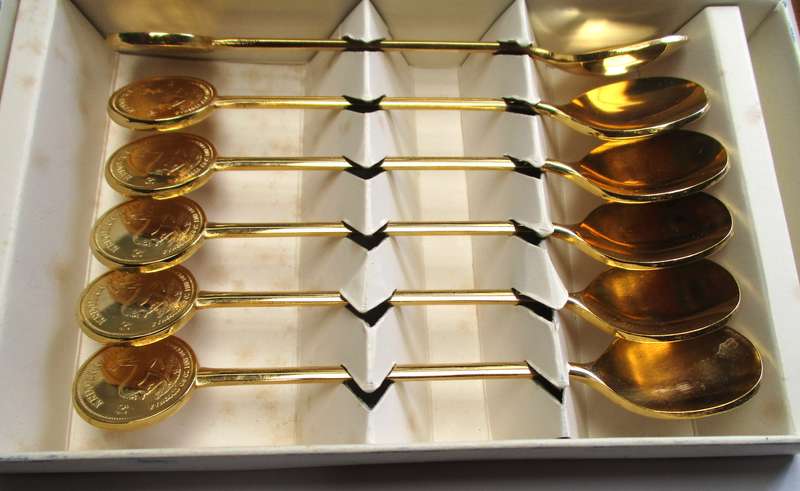 Viners Stainless Steel Cutlery - Kruger Rand Spoons - gold plated