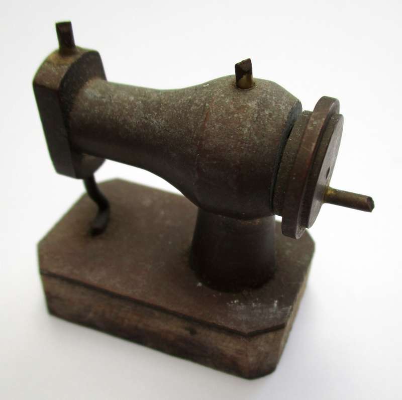 Vintage Brass Sewing Machine Printers Tray Ornament