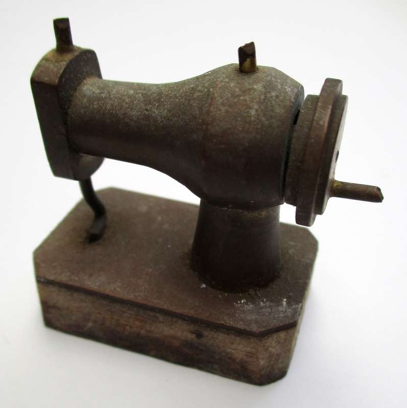 Vintage Brass Sewing Machine Printers Tray Ornament