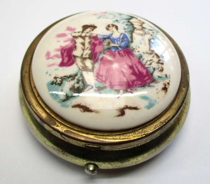 Vintage Trinket / make-up container - Hong Kong