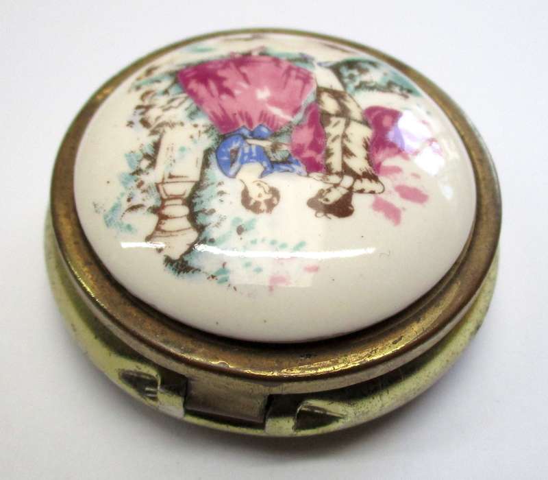 Vintage Trinket / make-up container - Hong Kong