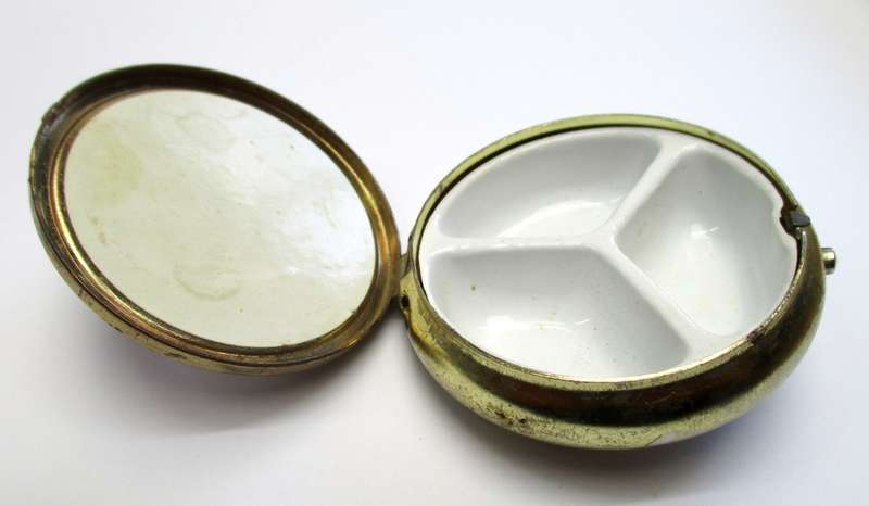 Vintage Trinket / make-up container - Hong Kong