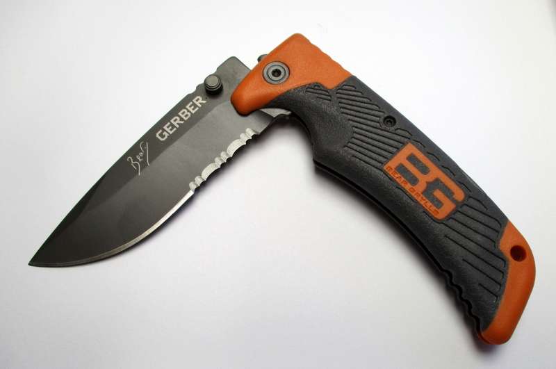 Gerber BG Bear Grylls Survival / camping / hiking folding knife
