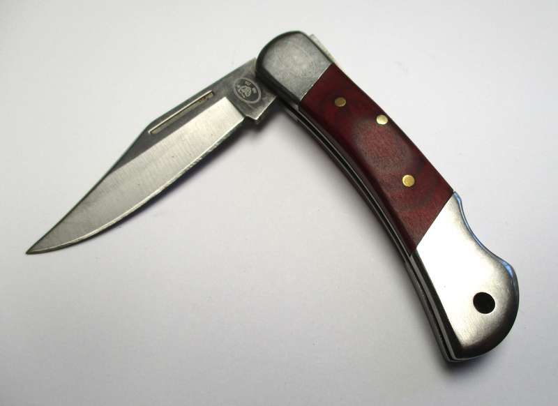 Lock back pocket knife
