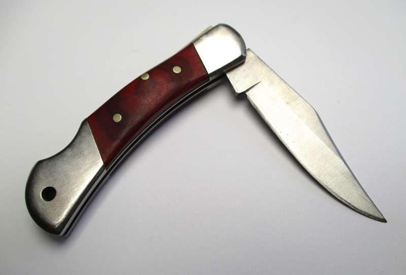 Lock back pocket knife