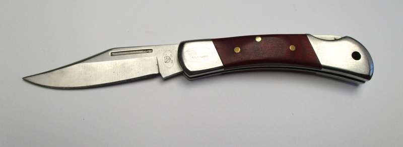 Lock back pocket knife