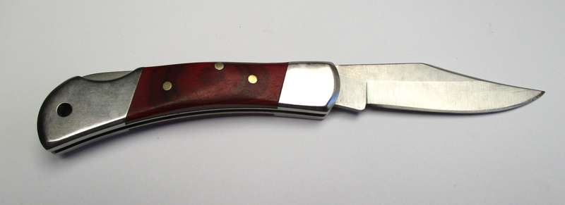 Lock back pocket knife