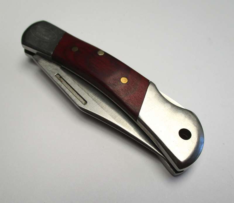 Lock back pocket knife