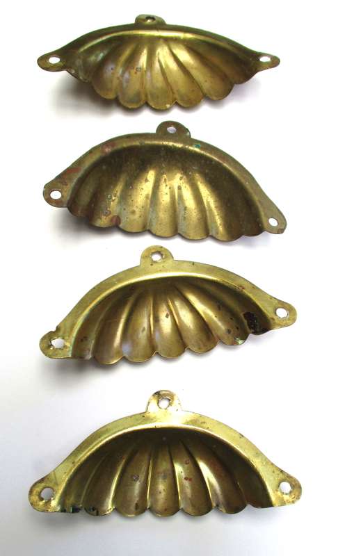 Antique / vintage - 4 brass cup handles for drawers - Jelly Mould