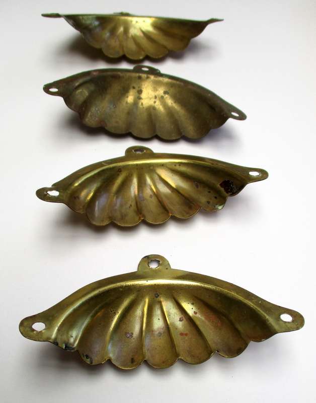 Antique / vintage - 4 brass cup handles for drawers - Jelly Mould
