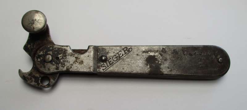 Vintage Sieger Oelen 1930s Tin / Can Opener  WW2 Equipment - metal and wood. German make
