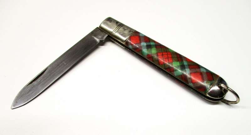 Vintage Richards (Lamp post) Tartan Pocket knife