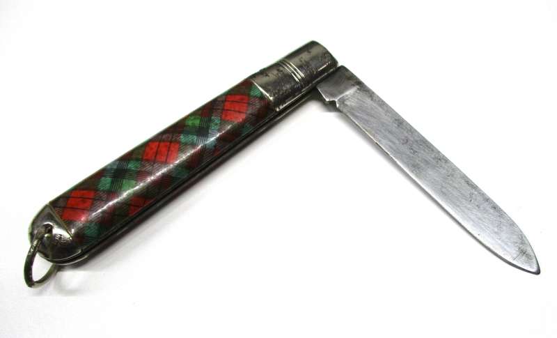 Vintage Richards (Lamp post) Tartan Pocket knife