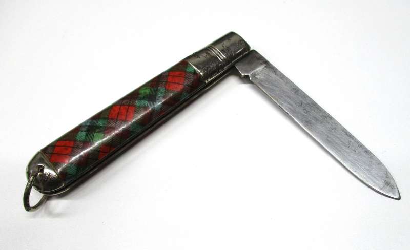 Vintage Richards (Lamp post) Tartan Pocket knife