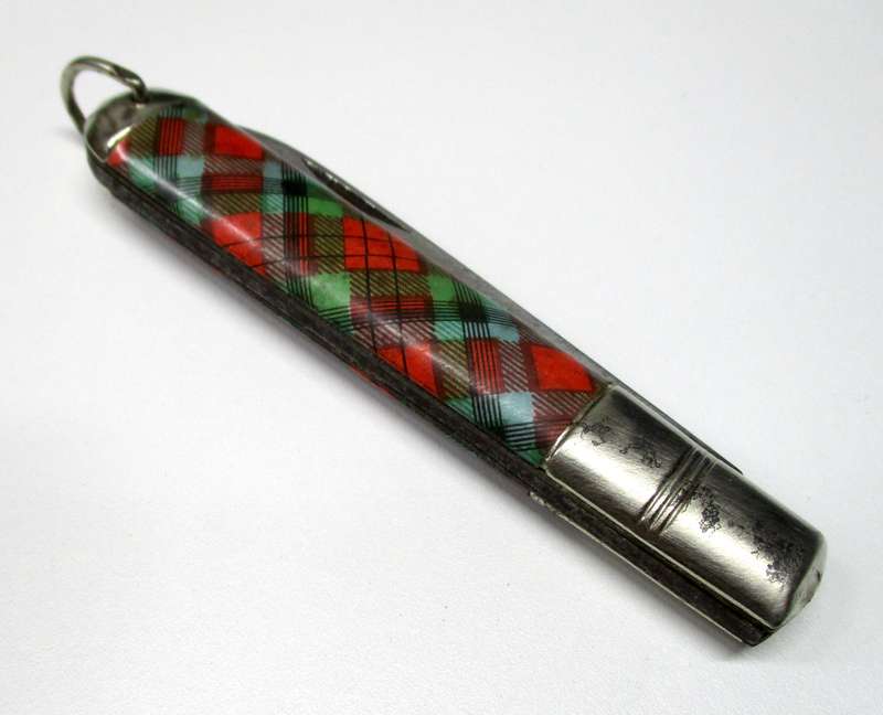 Vintage Richards (Lamp post) Tartan Pocket knife