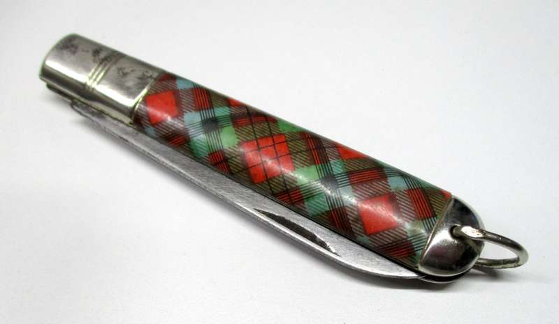 Vintage Richards (Lamp post) Tartan Pocket knife