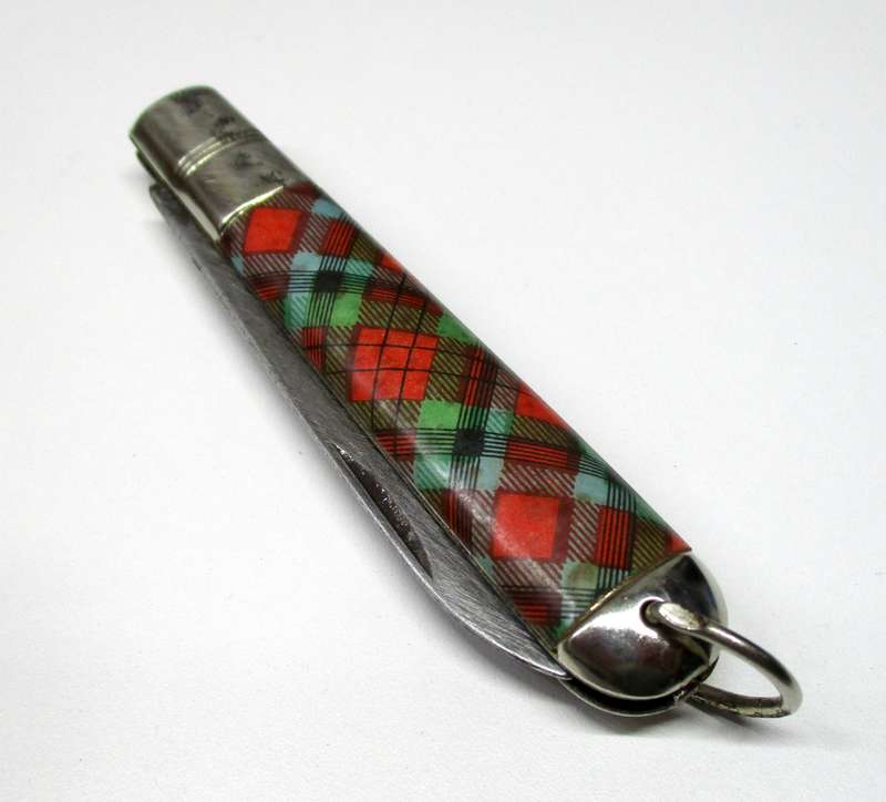 Vintage Richards (Lamp post) Tartan Pocket knife