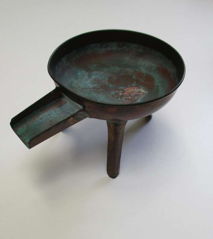 Antique / vintage copper melting pot ? Butter / lard ?