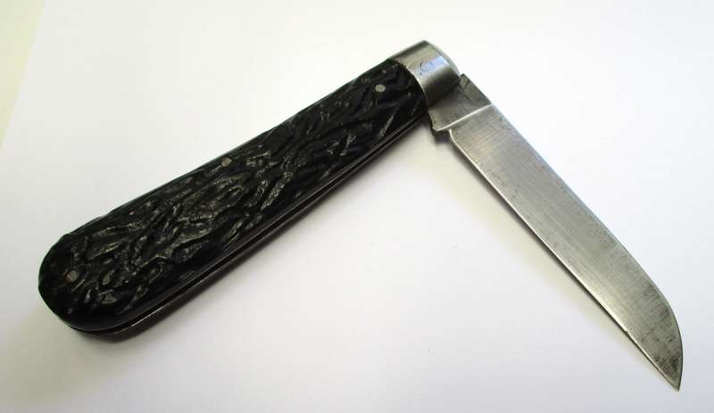 Sheffield made folding knife - Eye Witness