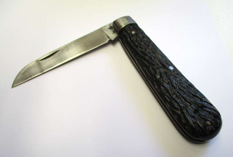 Sheffield made folding knife - Eye Witness