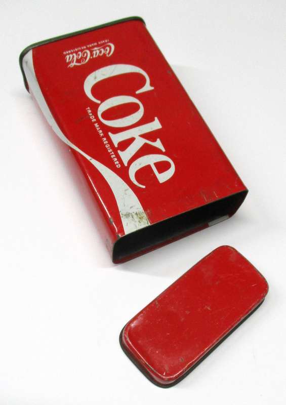 Red Coke tin / Coca-cola