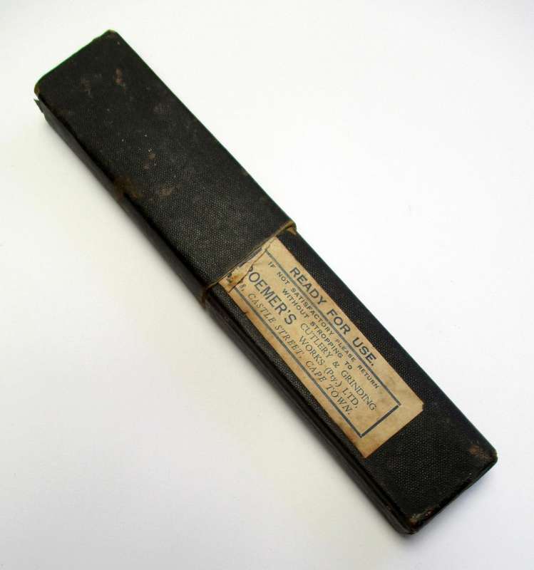 Vintage Keen Edge - Sheffield made straight razor / cut throat razor in box.