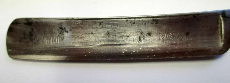Vintage Keen Edge - Sheffield made straight razor / cut throat razor in box.
