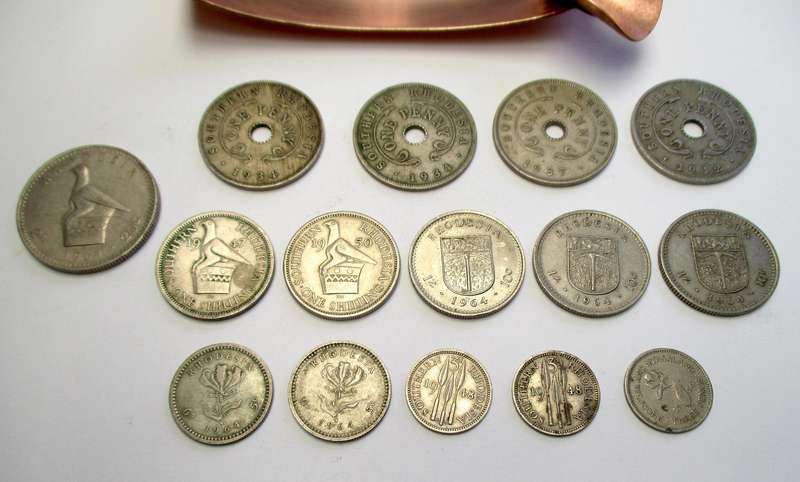 Lot - Rhodesia coins and coin ashtray