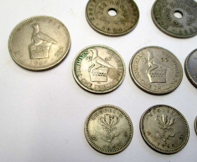 Lot - Rhodesia coins and coin ashtray