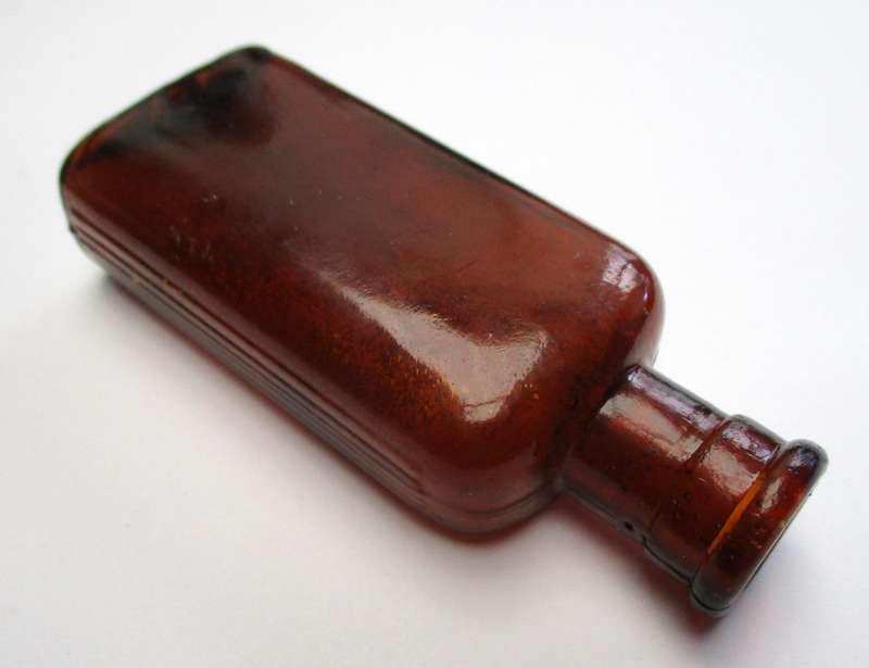 Vintage Amber Poison Bottle / Vergif bottle  - Talana