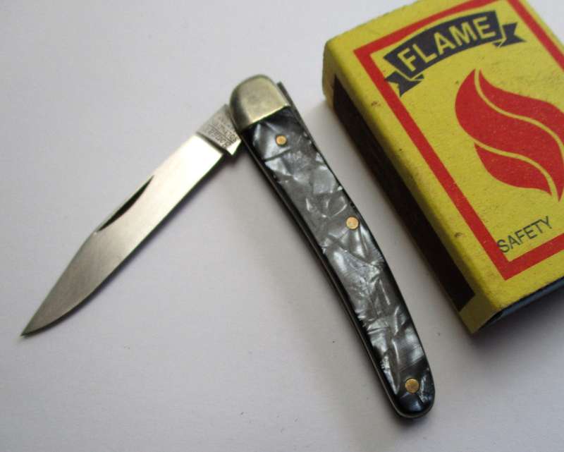 Bonsa Dog Leg pocket knife, small. Made in Solingen, Germany.