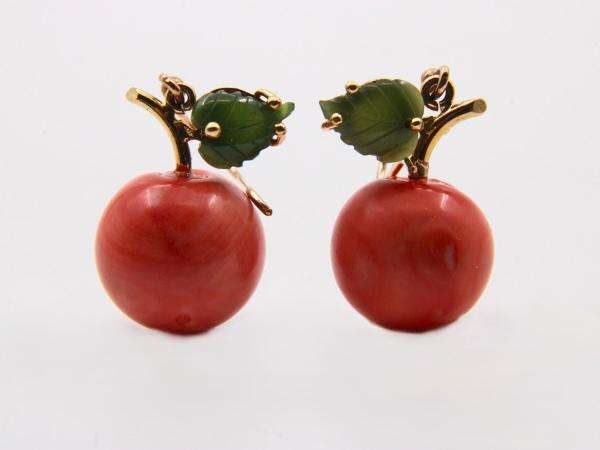 STUNNING 18K GOLD, CORAL & JADE EARRINGS