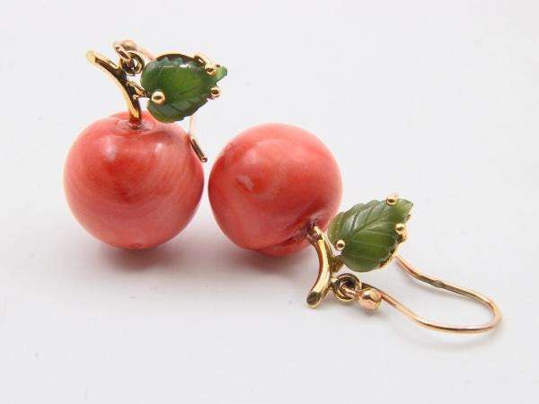 STUNNING 18K GOLD, CORAL & JADE EARRINGS