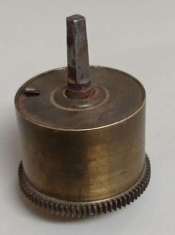 Complete vintage barrel with mainspring for vitage clock