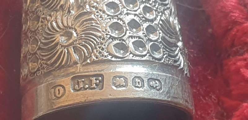 Victorian Sterling silver Thimble James Fenton sheffield 1857 in Jockey hat