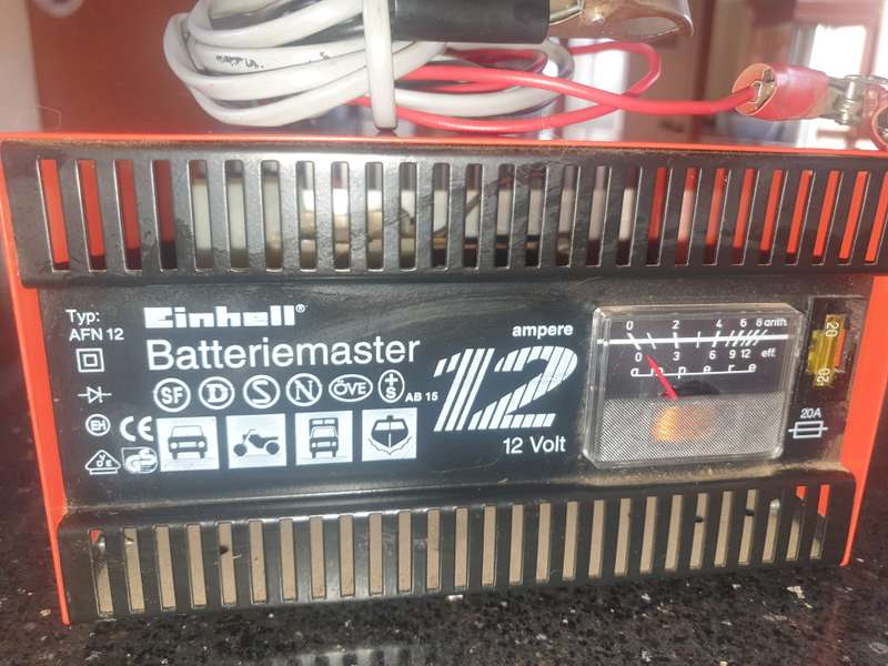 Einhell AFN12 Car Battery Charger in box