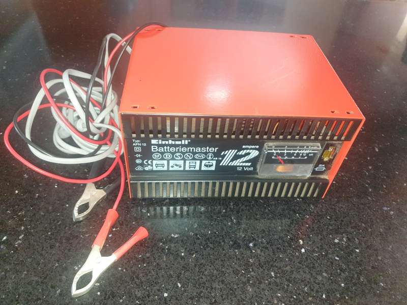Einhell AFN12 Car Battery Charger in box