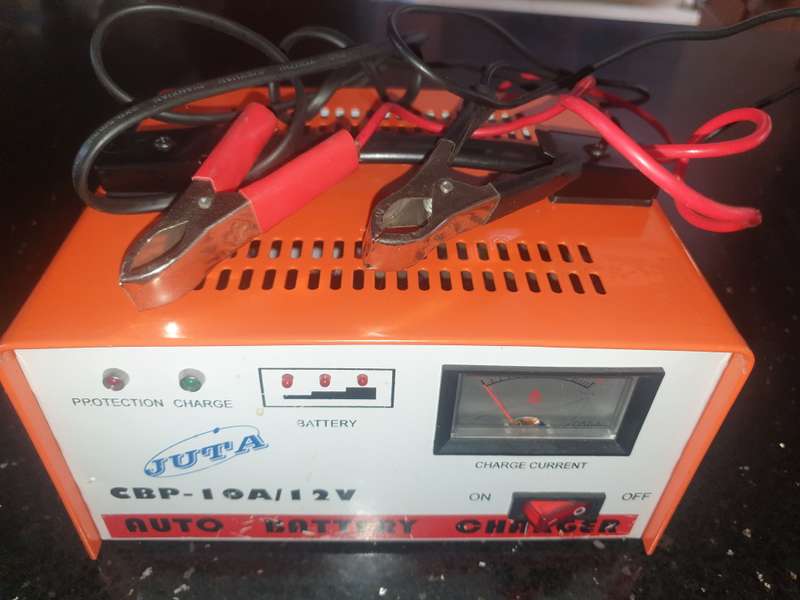 Juta CBP-10A/12V Car Battery Charger